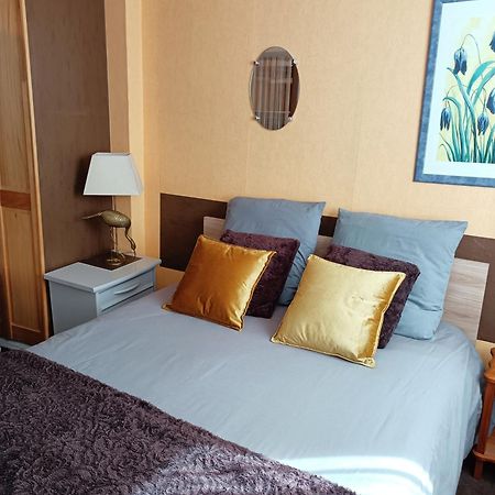 Chambre Dans Le Centre Historique ปองต์-เอาเดแมร์ ภายนอก รูปภาพ
