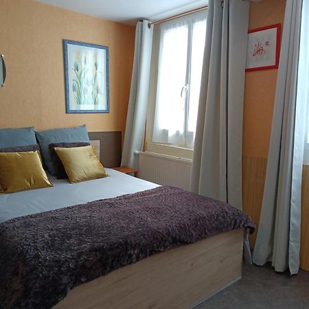 Chambre Dans Le Centre Historique ปองต์-เอาเดแมร์ ภายนอก รูปภาพ