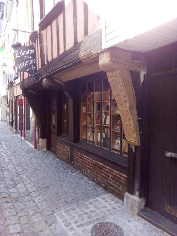 Chambre Dans Le Centre Historique ปองต์-เอาเดแมร์ ภายนอก รูปภาพ