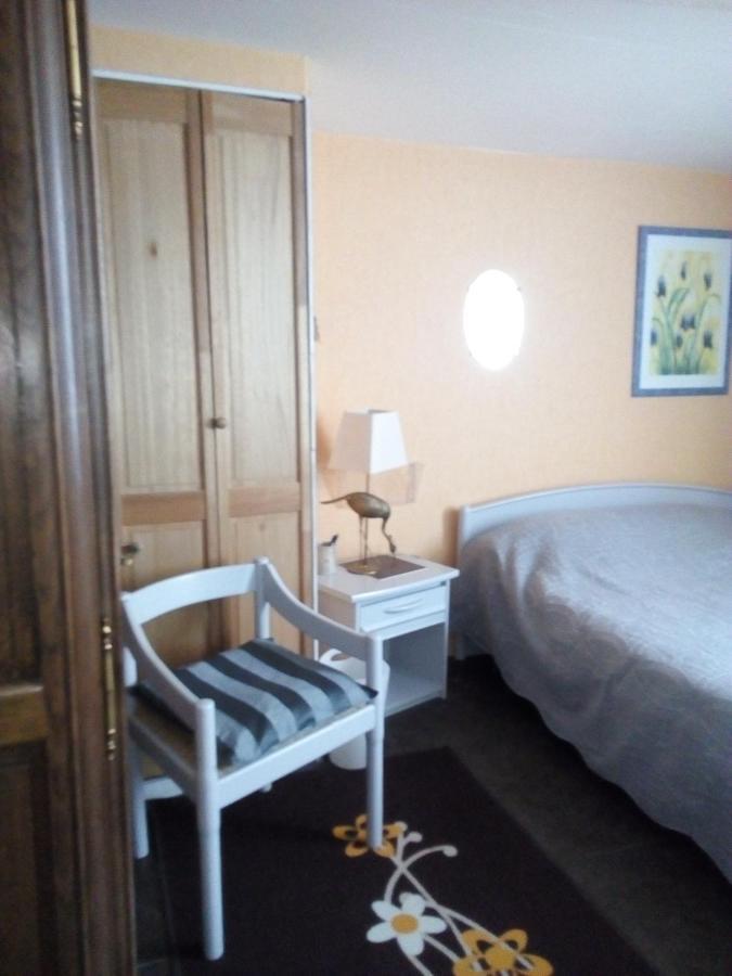 Chambre Dans Le Centre Historique ปองต์-เอาเดแมร์ ภายนอก รูปภาพ